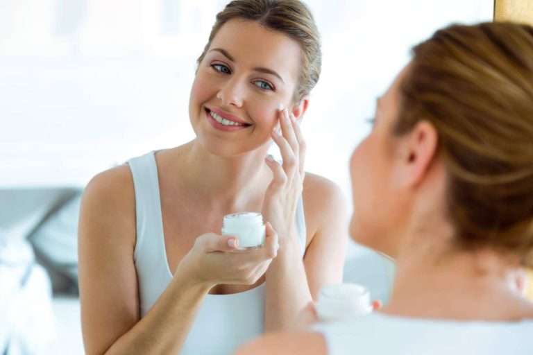 Cuidado facial inteligente y tratamiento de la piel, con los cuidados de Aquapure