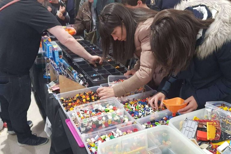 Se celebra el 17º aniversario del Mercado del Juguete de Madrid con una nueva etapa de diversión y fantasía