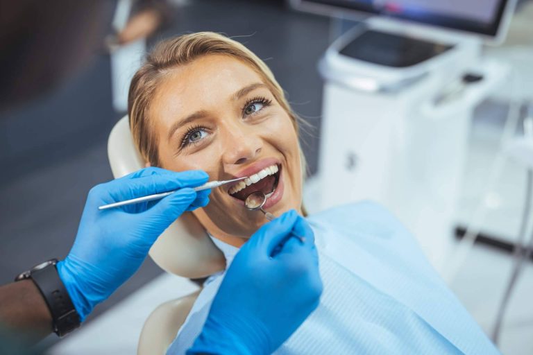 ¿Dónde encontrar especialistas en carillas dentales sin tallado para una sonrisa radiante y natural? Carlos Saiz Smile