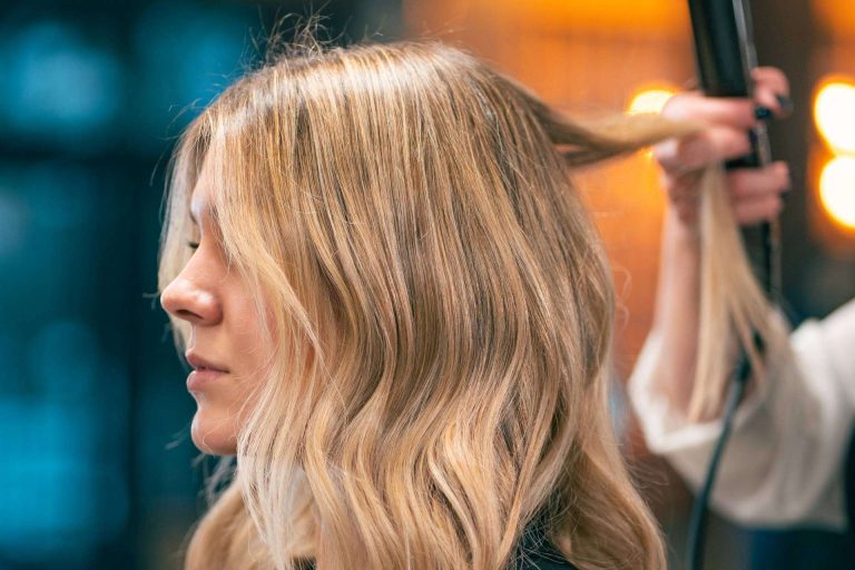 ¿Dónde hacerse mechas en Madrid? Descubrir las vanguardistas técnicas de coloración y salud capilar en la eminente peluquería Level, en Collado Villalba