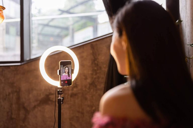 ¿Por qué los influencers deben contar con un servicio de asesoría?, con Asesoría Fiscália