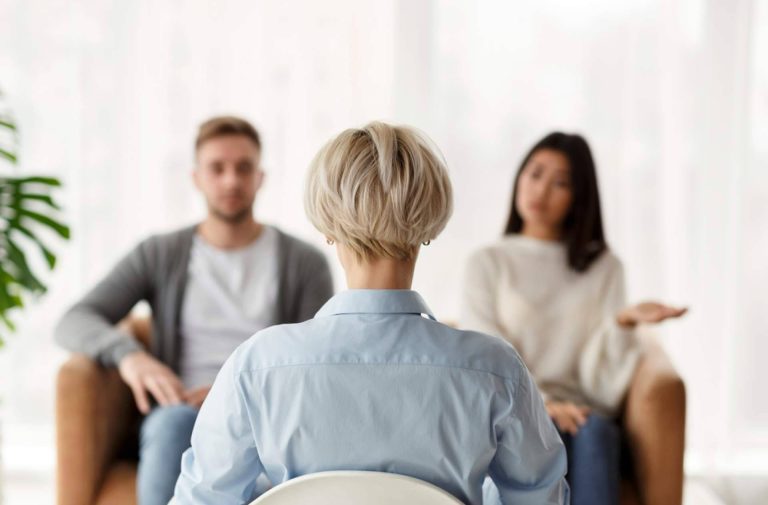 La terapia de pareja de Psicopartner para solventar los problemas que aparecen en las relaciones durante el verano