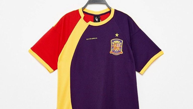 La camiseta de fútbol que homenajea a la segunda República española