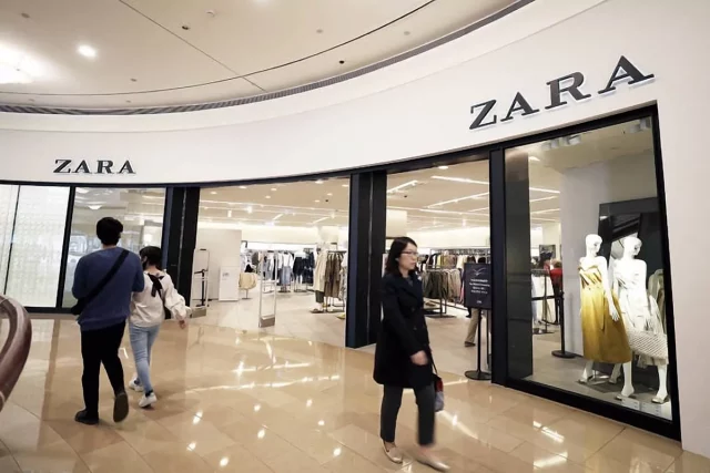 Zara: Los Vaqueros De Moda Este Otoño A Un Precio Que Ni Primark