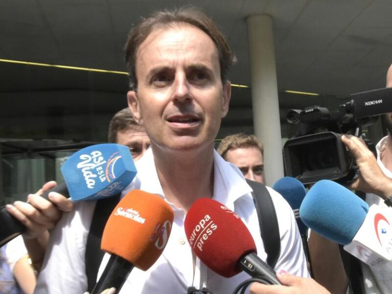 La defensa del exmarido de Arantxa Sánchez Vicario critica su «puesta en escena» al declarar