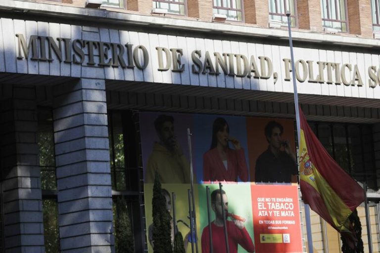 Feministas entregarán hoy a Sanidad una carta contra la medicina que hormona a menores «que se autodeterminan trans»