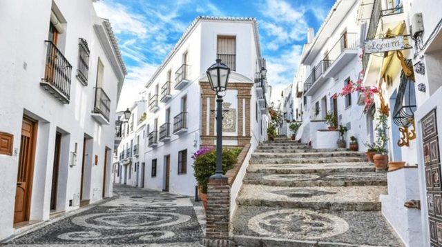 8 Pueblos Con Encanto De Andalucía Para Un Puente Del Pilar Mágico