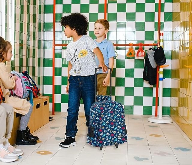 Amazon Tiene Estas Mochilas Escolares Con Ruedas Perfectas Para Lo Más Pequeños De La Casa
