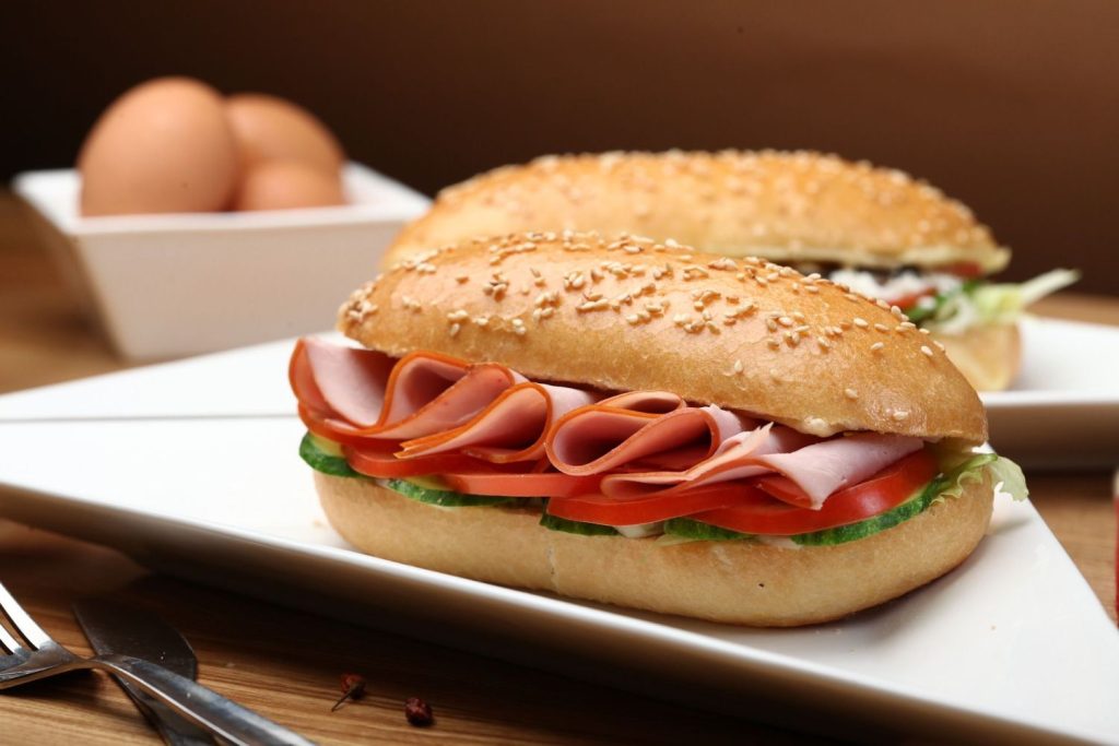 Los Bocadillos No Pueden Faltar