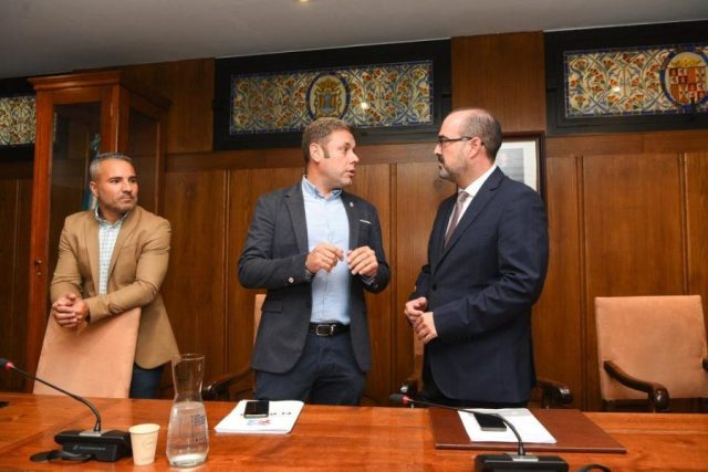 Polémica En El Bierzo: Pillan A La Mujer Del Primer Teniente Alcalde (Iván Alonso) Abriendo El Ayuntamiento A Sus Anchas