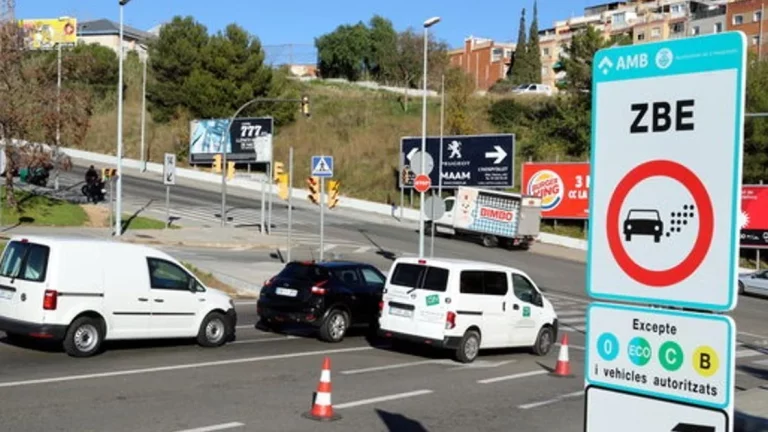 La DGT avisa: estos serán los coches que no podrán circular más en 2024
