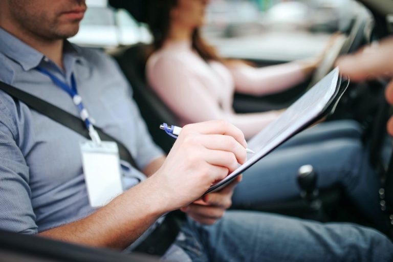 DGT: qué es el carnet de conducir eterno y que necesitas para sacártelo