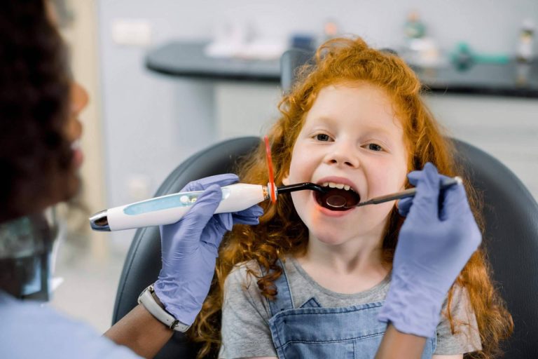 Convertirse en un profesional de la higiene bucodental con la formación que ofrece EEP iGroup