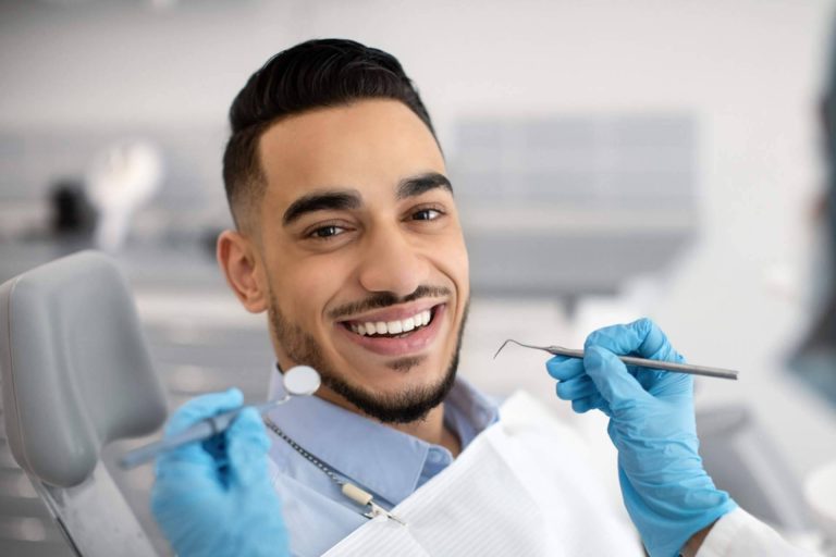 Clínica Dentinos, expertos en la aplicación de carillas dentales en Málaga