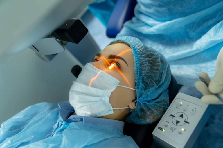 El Departamento de Oftalmología del Hospital Universitario Dexeus y sus especialistas en aplicar cirugía refractiva