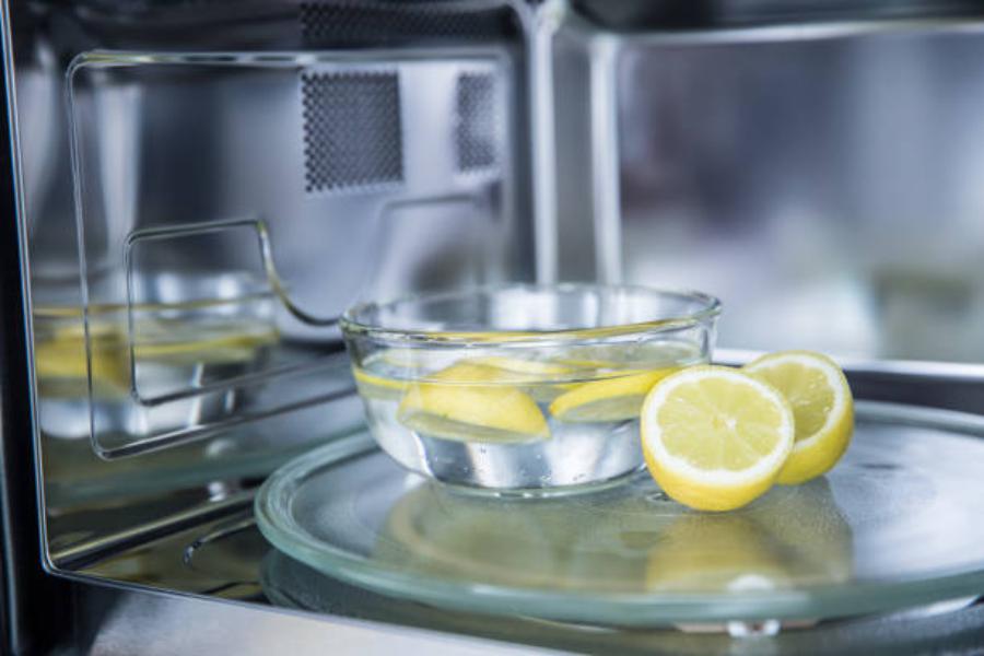 Elimina manchas con limón o vinagre