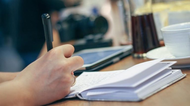 Mejores oposiciones de 2023 a las que te puedes presentar sin tener estudios