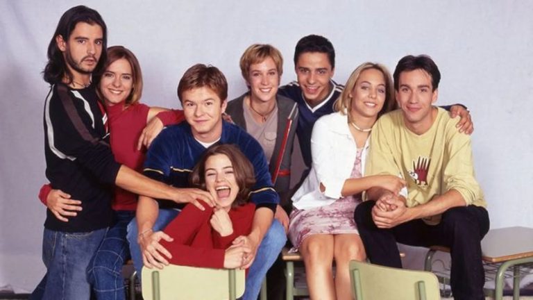 Este es el impactante cambio físico de los protagonistas de la serie Compañeros de Antena 3