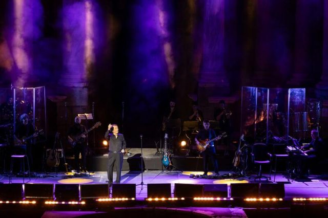 Raphael Regala Una Noche De «Escándalo» En El Teatro Romano De Mérida