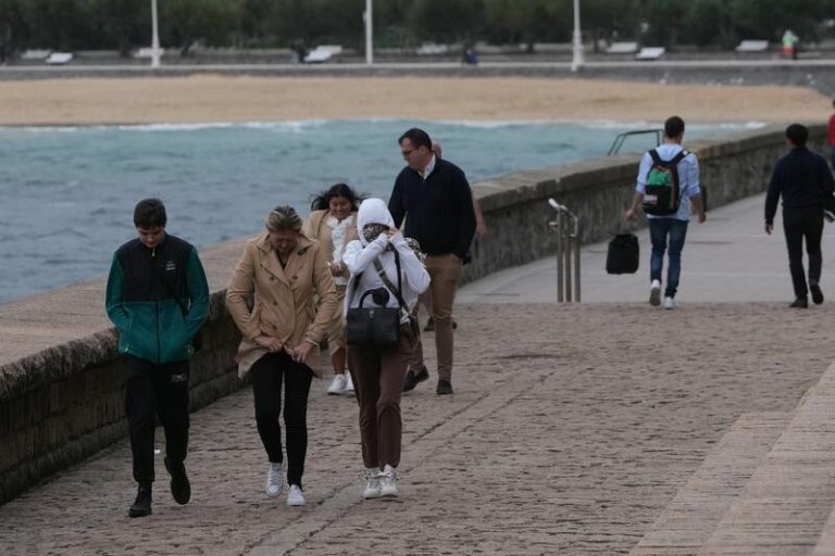 Toda España menos País Vasco, Canarias y Melilla está en riesgo por lluvias, vientos y oleaje