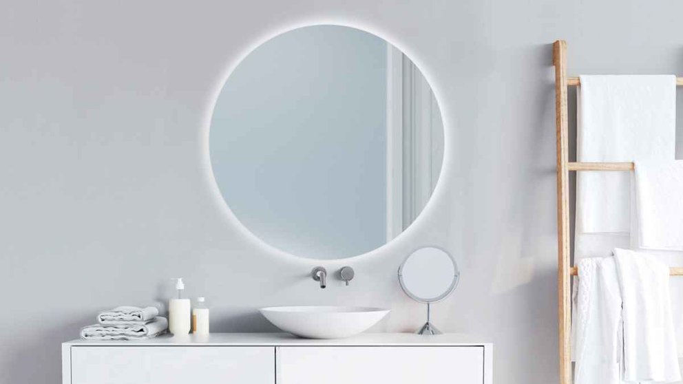 Decora tu baño con el producto más vendido de Leroy Merlin: un espejo de lujo a un precio increíble