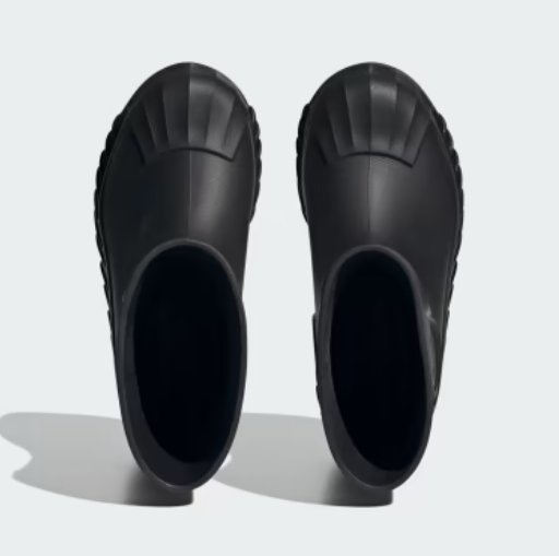 Adidas se adapta al otoño y lanza estas botas de agua para competir con las Hunter: a un precio mucho más bajo