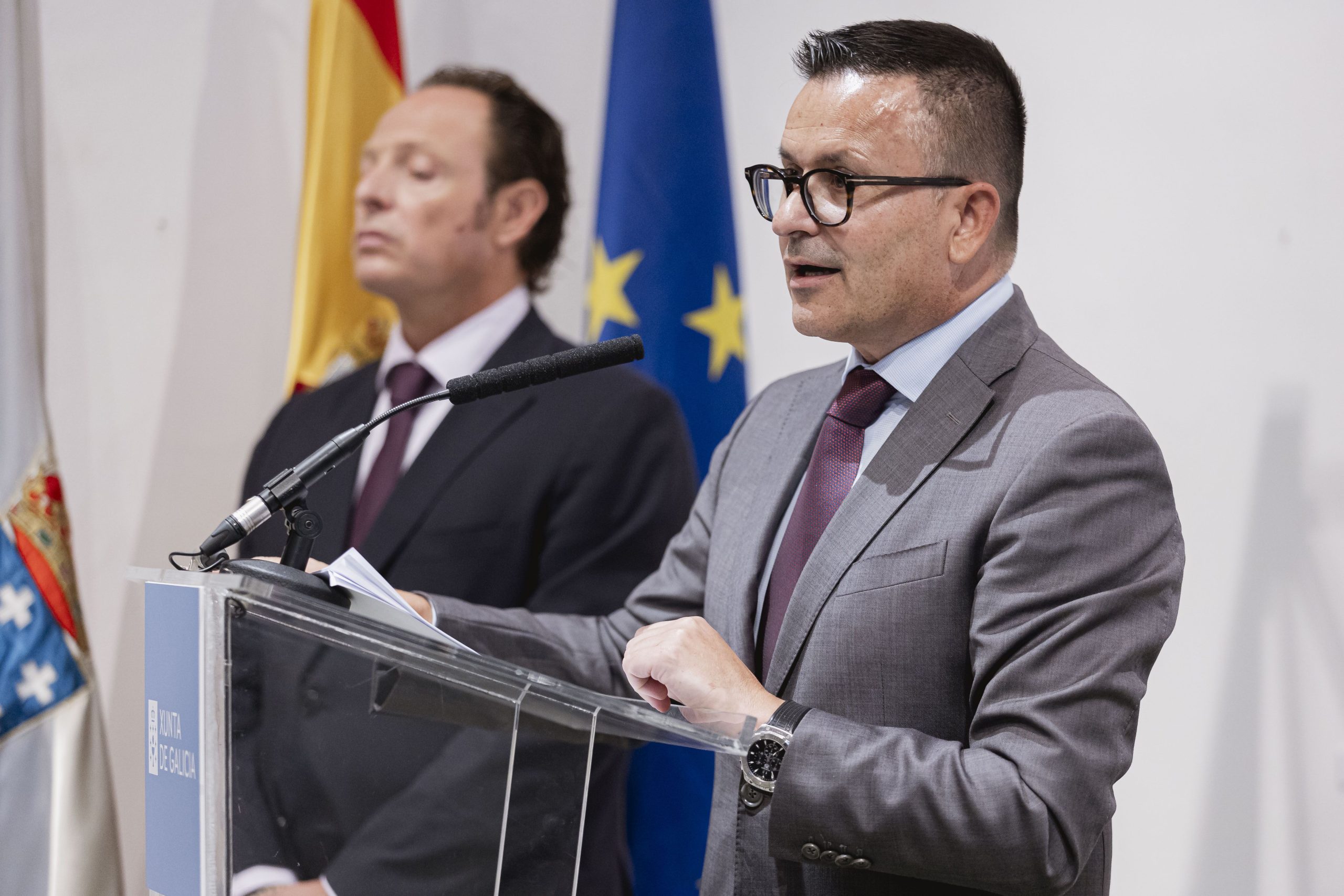 El Director De La Axencia Galega De Calidade Alimentaria Jos Luis Cabarcos Y El Conselleiro De Medio Rural Jos Gonzlez Scaled