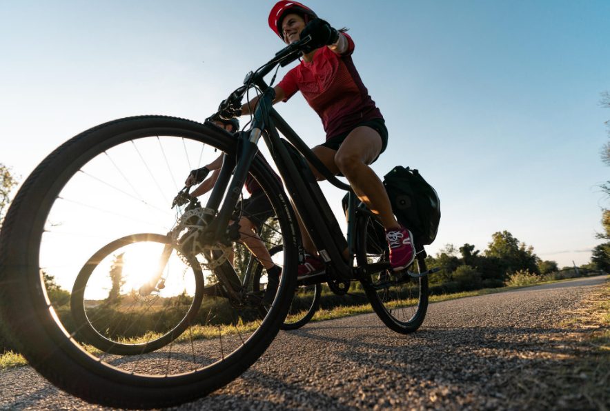 Estás pensando en comprar una bicicleta eléctrica Decathlon baja los precios de su producto estrella