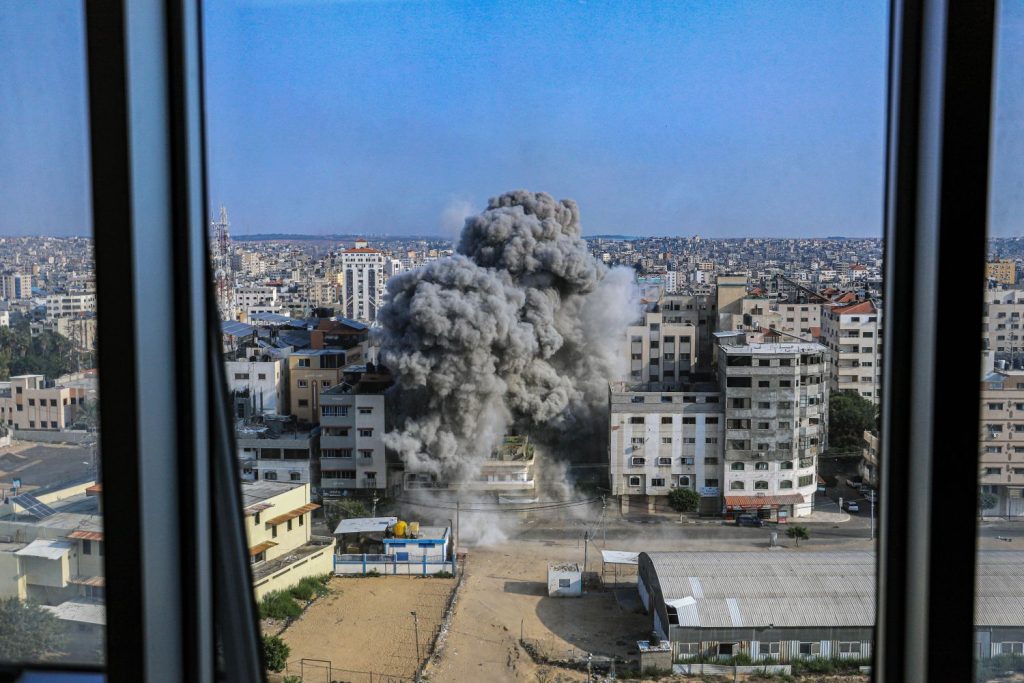 Europapress 5497664 November 15 2018 Gaza Palestine Int Smoke And Flames Billow After Israeli