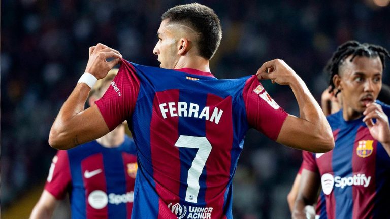 Ferrán Torres da palo descomunal al FC Barcelona… y a Luis de la Fuente