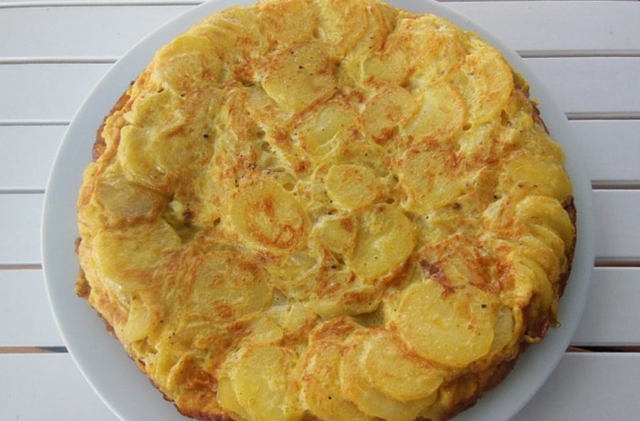 La receta de tortilla de patatas de Alberto Chicote que dará un toque especial a tus platos