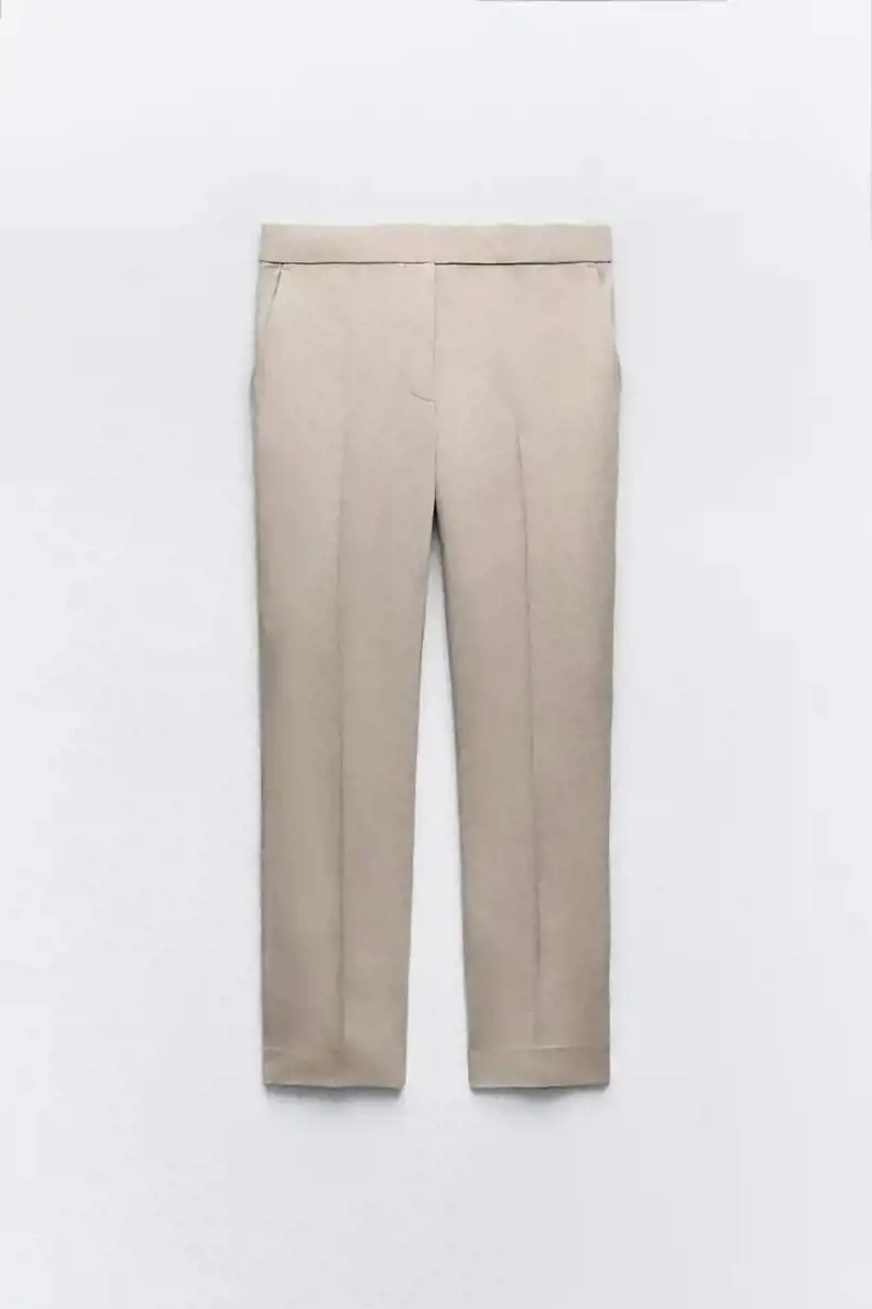 Zara vuelve a marcar tendencia y dice adiós a los estampados con estos pantalones a un precio increíble