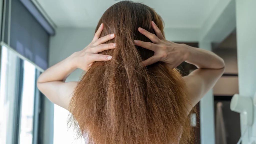 Cabello Con Frizz