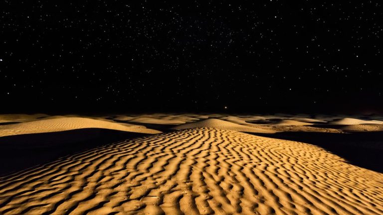 ¿Qué hay más? granos de arena en las playas o estrellas en el universo