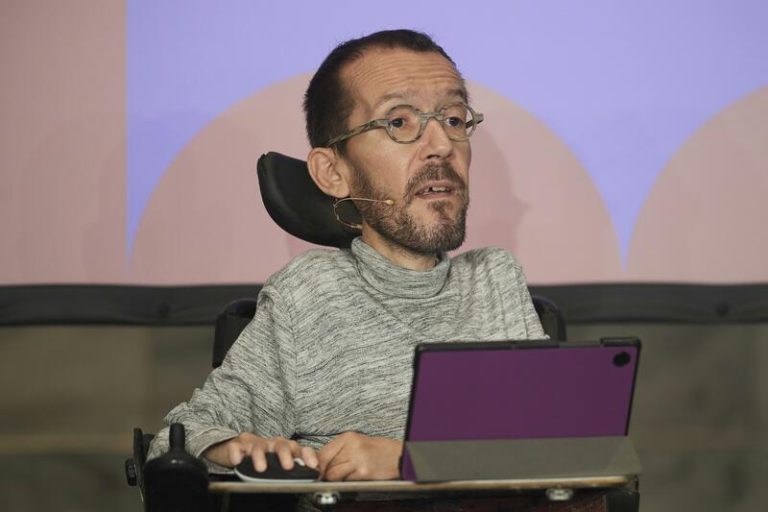 Echenique recrimina que Sánchez se «llene la boca de feminismo» cuando junto a Díaz «veta» a Irene Montero en Igualdad