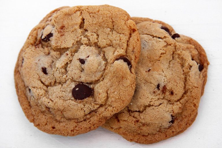 Aprende a hacer cookies con pepitas de chocolate, una receta sencilla y deliciosa