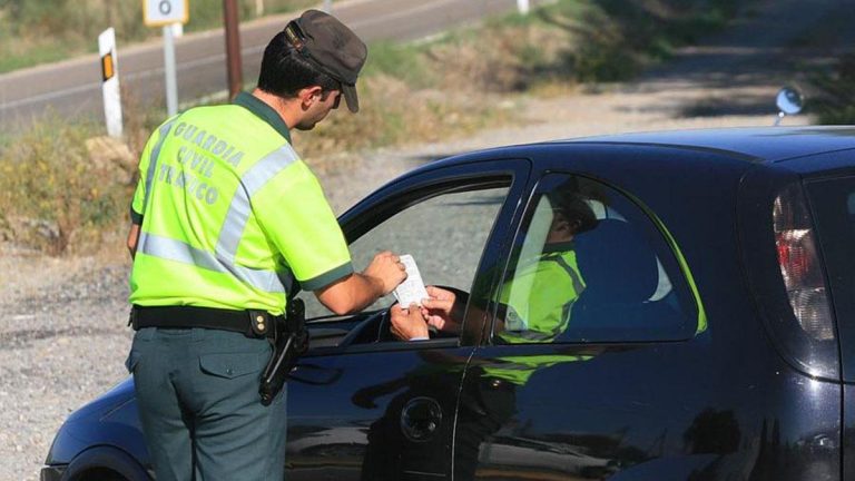 Las 5 multas más graves que debes evitar a toda costa en las rotondas, según la DGT