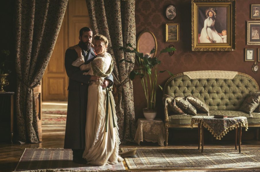 Esta miniserie es la nueva “joya de la corona” de Netflix y no te la puedes perder