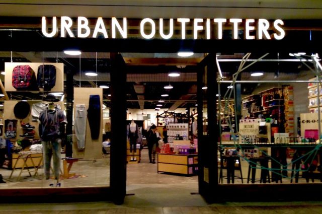 Después De Tanta Espera Urban Outfitters Aterriza En Madrid Con Su Encanto Vintage