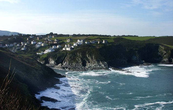 El mágico pueblo pesquero de Ortiguera en Asturias a orillas del Cantábrico