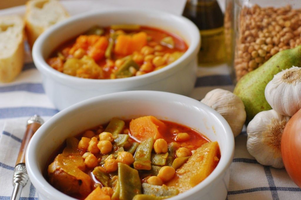 Explorando La Gastronomía Del Sacromonte Y Sus Secretos Culinarios