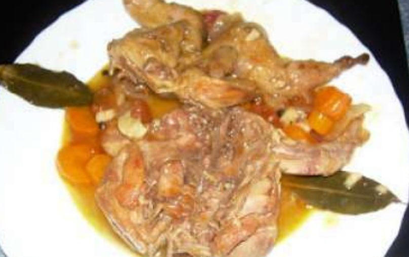 Guiso fácil y rápido de codorniz con champiñones