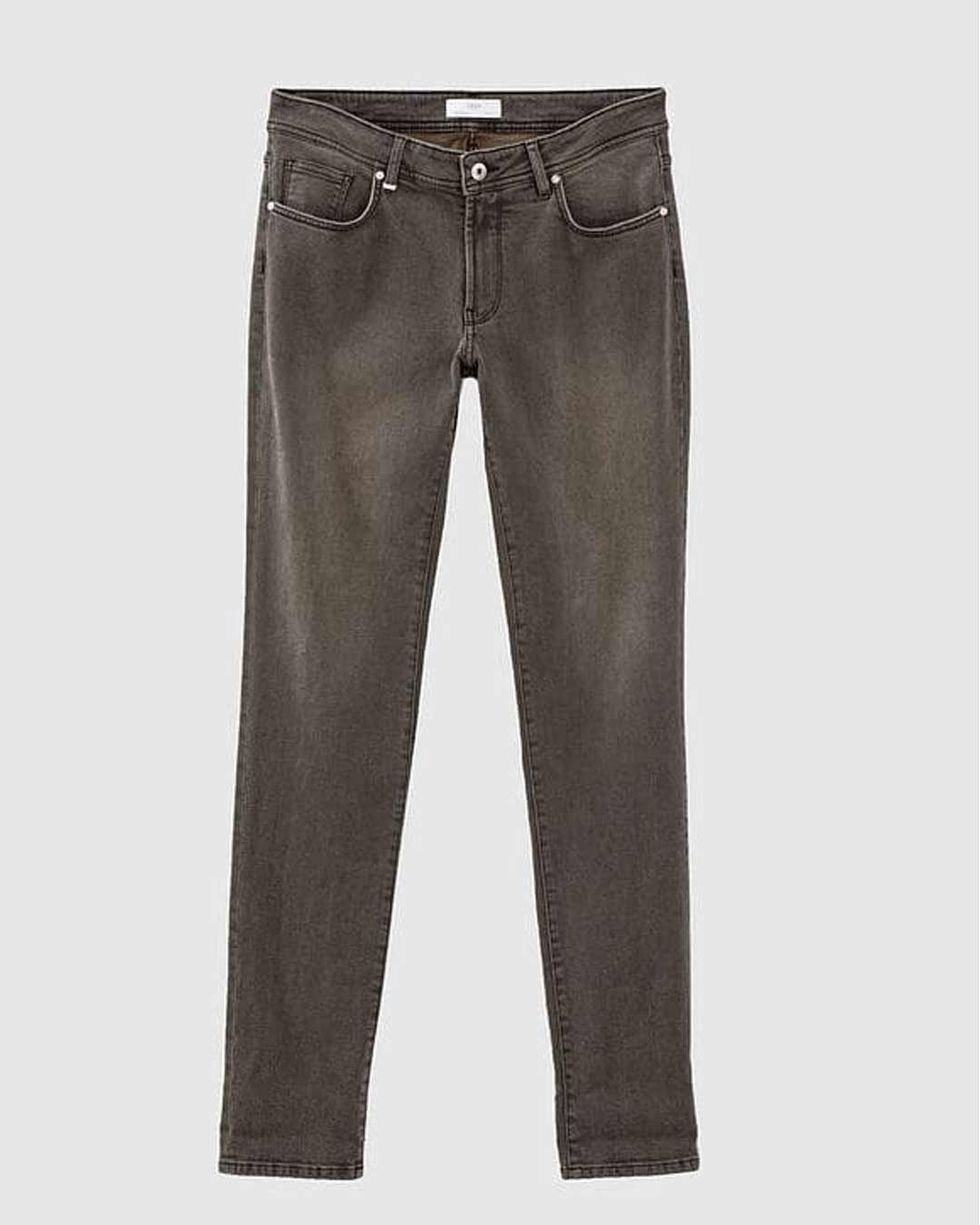 Weekday, Only&Sons, AllSaints: 10 marcas alternativas de vaqueros para renovar tu armario este otoño