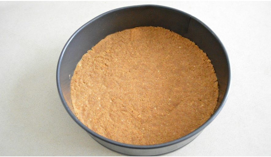 Te enseñamos a cómo hacer esta tarta de castañas y chocolate con todo el sabor de este otoño