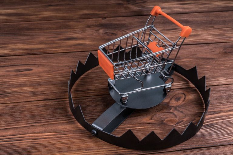 Sigue las recomendaciones que da la OCU para no caer en estafas de Black Friday