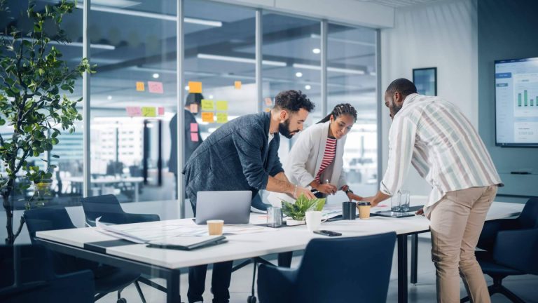 Khumpu genera estrategias de marketing digital para empresas