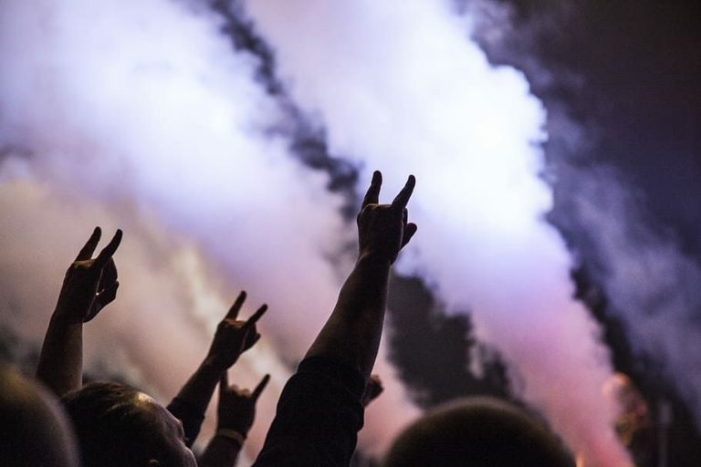 10 libros esenciales que todo apasionado del rock debe leer