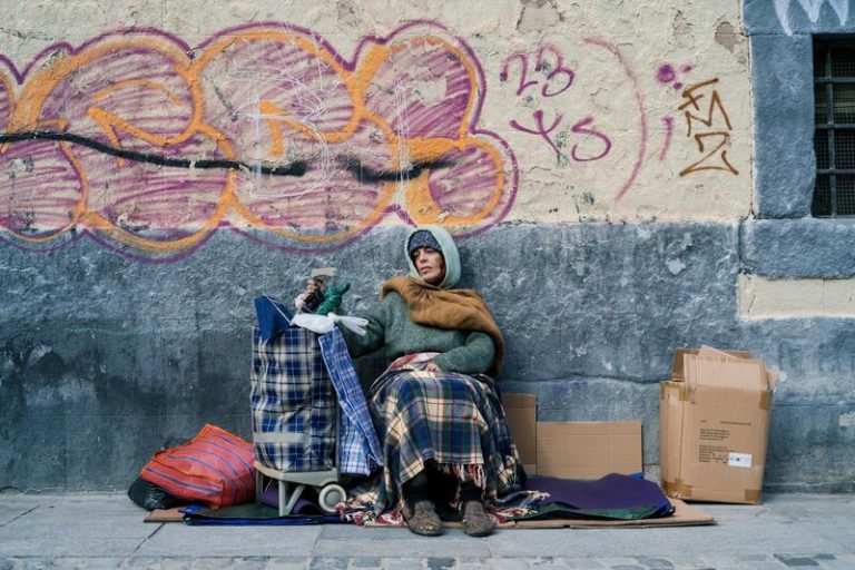 Hogar Sí lanza la campaña #NoMasAmigosInvisibles, para dar visibilizar a más de 37.000 personas en situación de calle