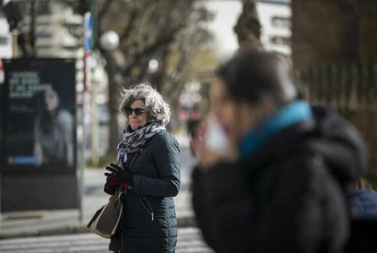 Viento, olas y nieve activan avisos en cinco CC.AA este jueves 14 de diciembre, con temperaturas en descenso