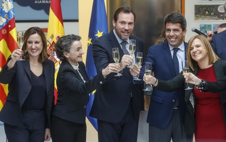 El Gobierno aprobará las obras de la terminal de la ampliación norte del Puerto de Valencia el próximo martes